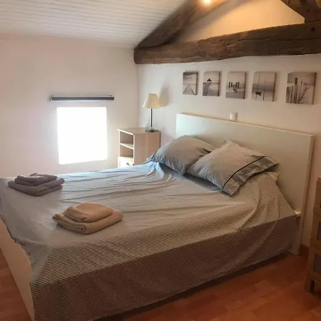 Holiday home Les Vieilles Ombres *
