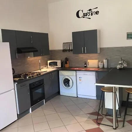 Les Vieilles Ombres Holiday home *