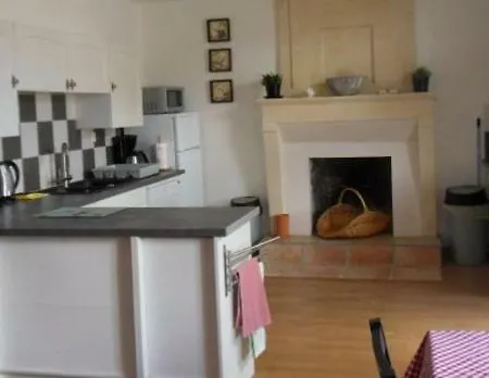 Holiday home Les Vieilles Ombres