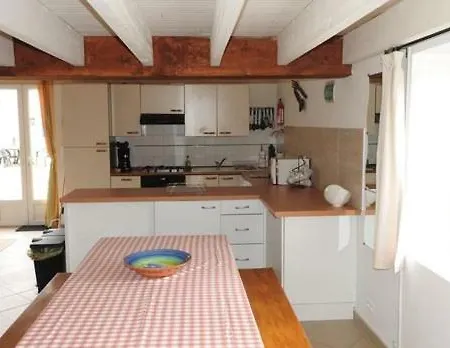 Les Vieilles Ombres Holiday home *