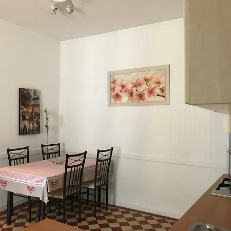 Holiday home Les Vieilles Ombres